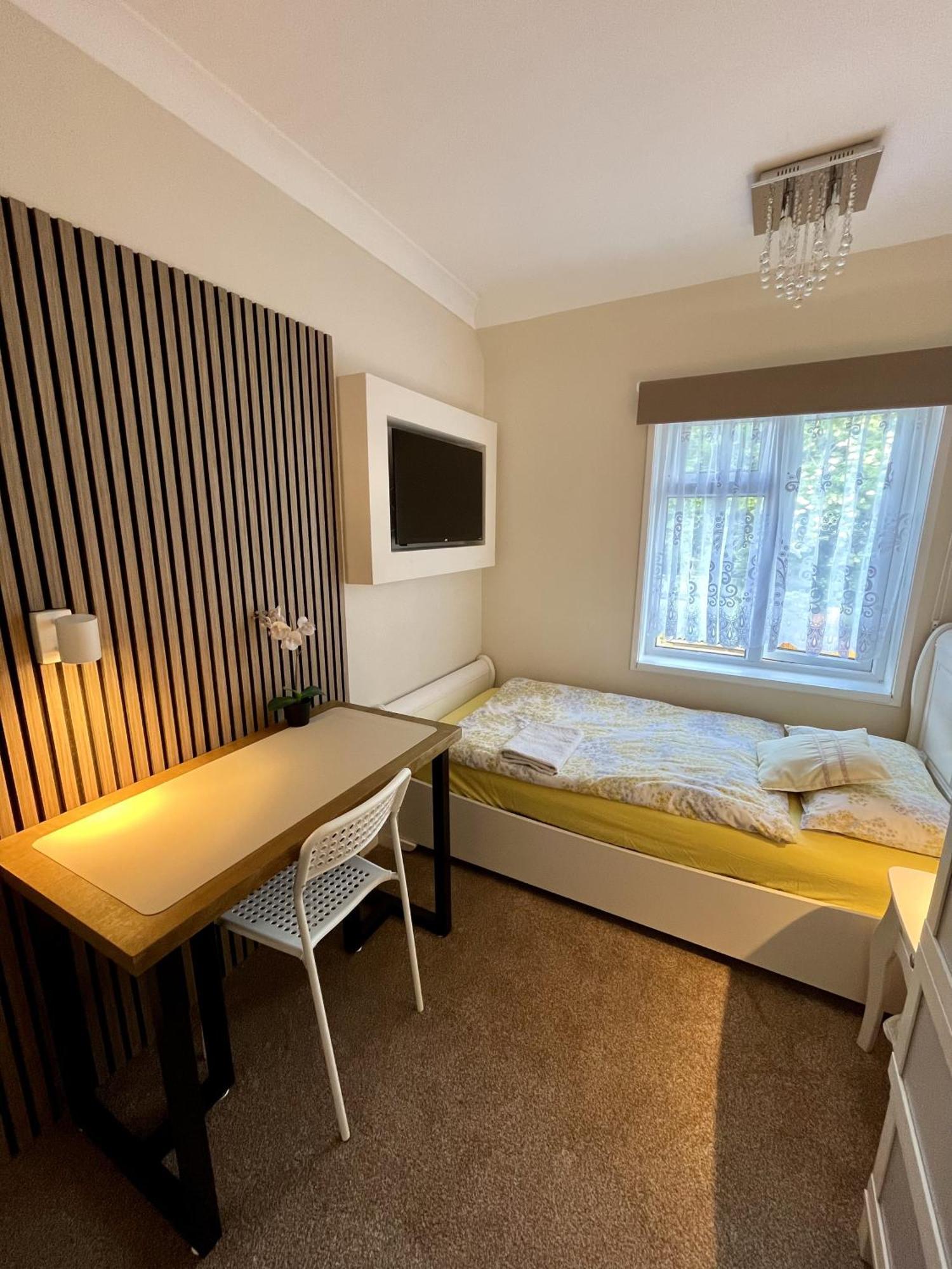 Home Accommodation Southampton Exterior photo